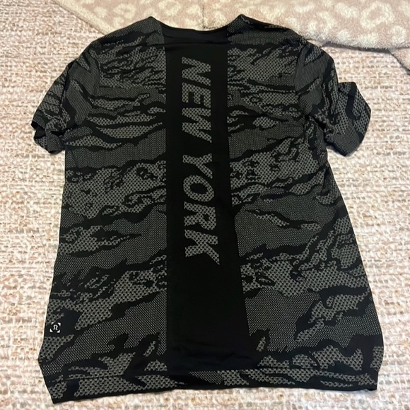 Lululemon Metal Vent Breathe Short Sleeve *NYC Edition - Picture 5 of 5